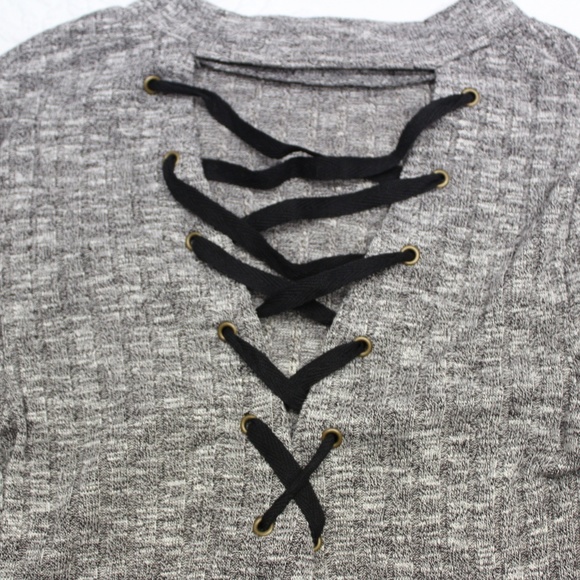 Sadie Robertson  Wild Blue SZ Small Grey Knit Top - Picture 3 of 5